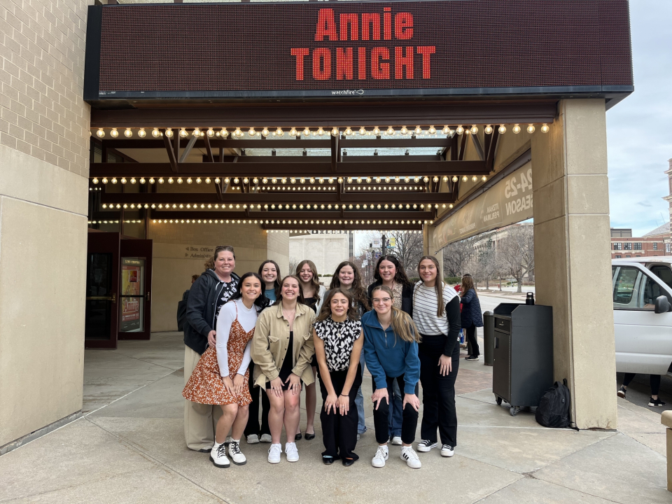 Tekamah-Herman Schools to Annie a group attends a performance at the lied center